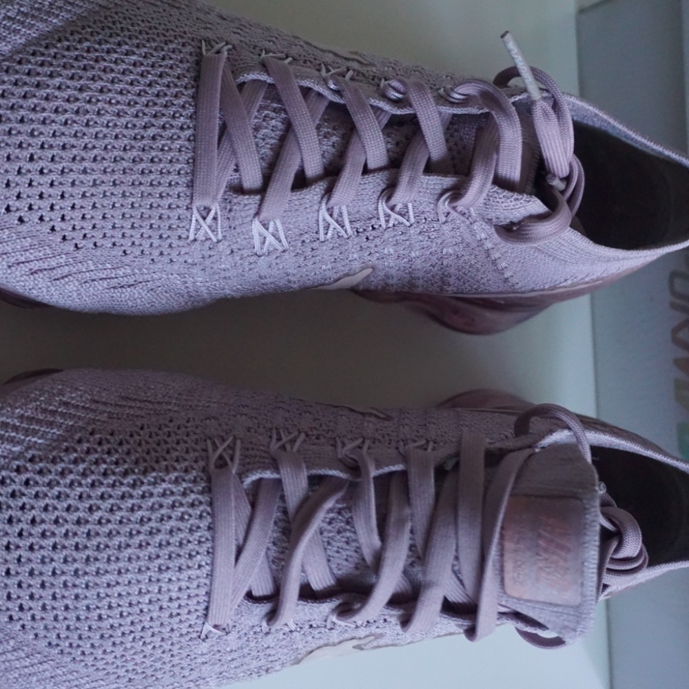 NIKE | WOMEN'S NIKE AIR VAPORMAX FLYNIT - Picture 5 of 11